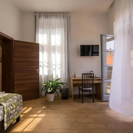 招待所 Anna Vendeghaz