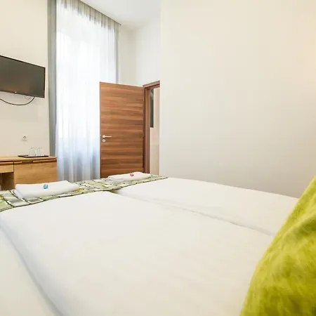 Anna Vendeghaz 招待所 3*