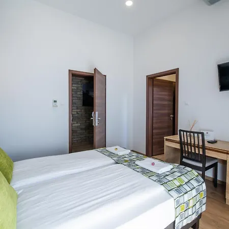 招待所 Anna Vendeghaz 3*