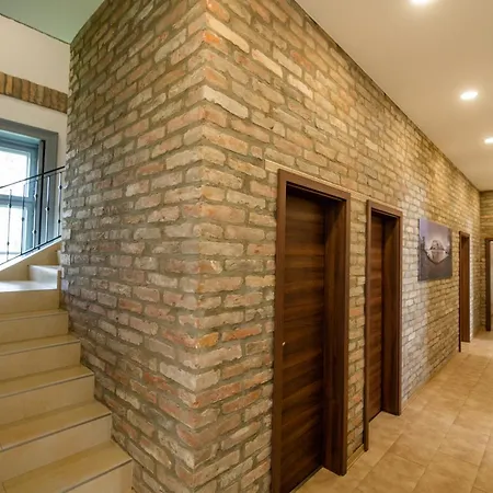 Anna Vendeghaz 招待所 3*