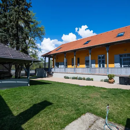 招待所 Anna Vendeghaz 3*