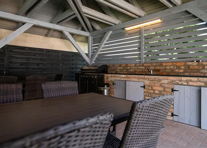 Anna Vendeghaz 3*